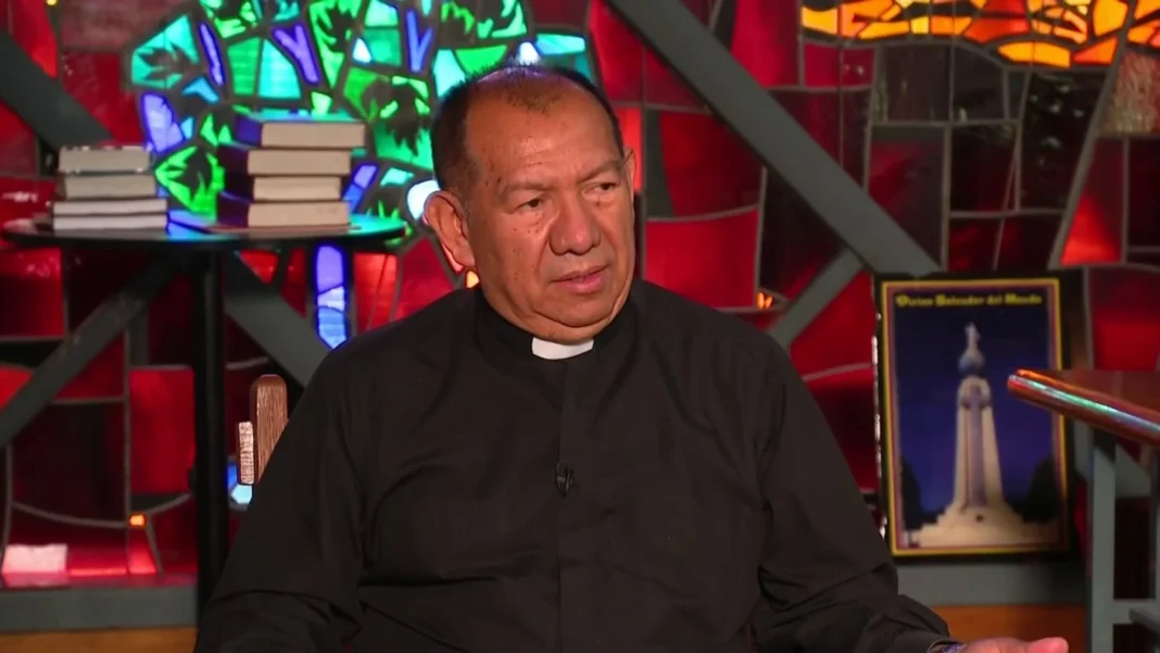 Sacerdote en Maryland asume tutela de decenas de menores por temor a deportaciones Sacerdote en Maryland asume tutela de decenas de menores por temor a deportaciones