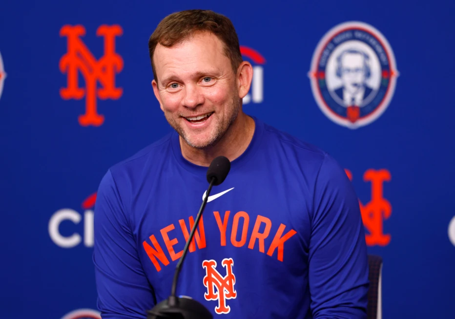 Los Mets contratan al mánager interino Andy Green para el puesto de forma permanente, otorgándole un contrato de 3 años. Los Mets contratan al mánager interino Andy Green para el puesto de forma permanente, otorgándole un contrato de 3 años.