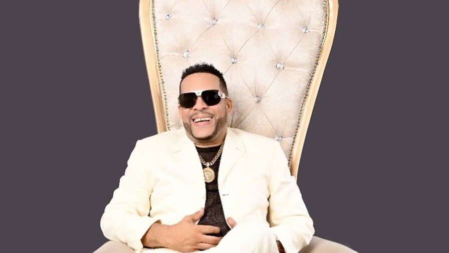 Matan a la esposa del merenguero Julián Oro Duro en su residencia; el artista resulta herido en capital dominicana Matan a la esposa del merenguero Julián Oro Duro en su residencia; el artista resulta herido en capital dominicana