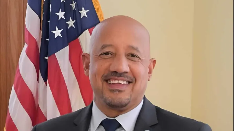 Alcalde de origen dominicano en Lawrence, Brian DePeña enfrenta nuevos cargos por interceptación telefónica e intimidación de testigos Alcalde de origen dominicano en Lawrence, Brian DePeña enfrenta nuevos cargos por interceptación telefónica e intimidación de testigos