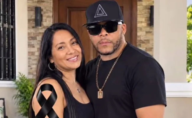 Merenguero dominicano Julián Oro Duro ya está en su hogar, luego de recibir el alta médica mientras cadáver de su esposa recibió cristiana sepultura Merenguero dominicano Julián Oro Duro ya está en su hogar, luego de recibir el alta médica mientras cadáver de su esposa recibió cristiana sepultura