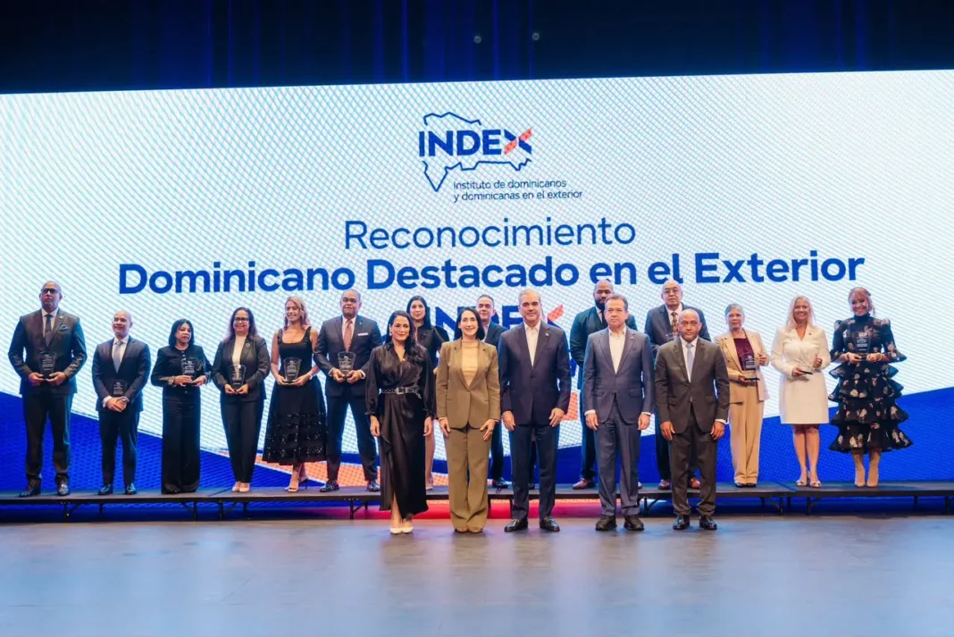 Abinader encabeza reconocimiento a 14 dominicanos destacados en Estados Unidos Abinader encabeza reconocimiento a 14 dominicanos destacados en Estados Unidos