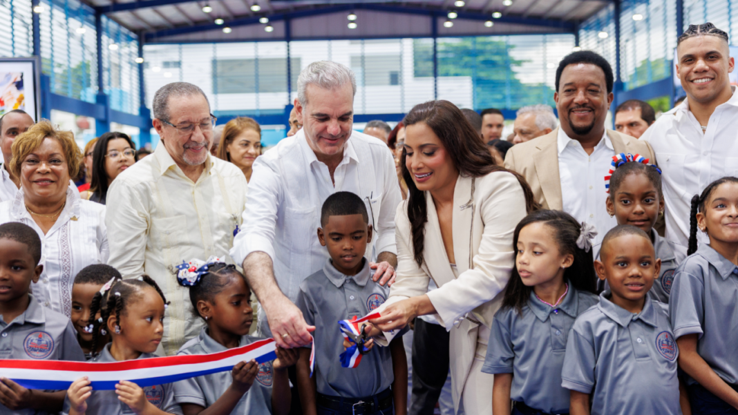 Presidente Luis Abinader inaugura el Complejo Educativo y Deportivo Pedro Martínez, en Manoguayabo Presidente Luis Abinader inaugura el Complejo Educativo y Deportivo Pedro Martínez, en Manoguayabo