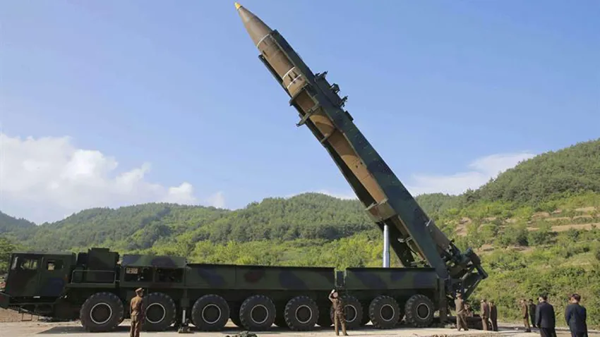 Corea del Norte prueba misiles balísticos en mar abierto Corea del Norte prueba misiles balísticos en mar abierto