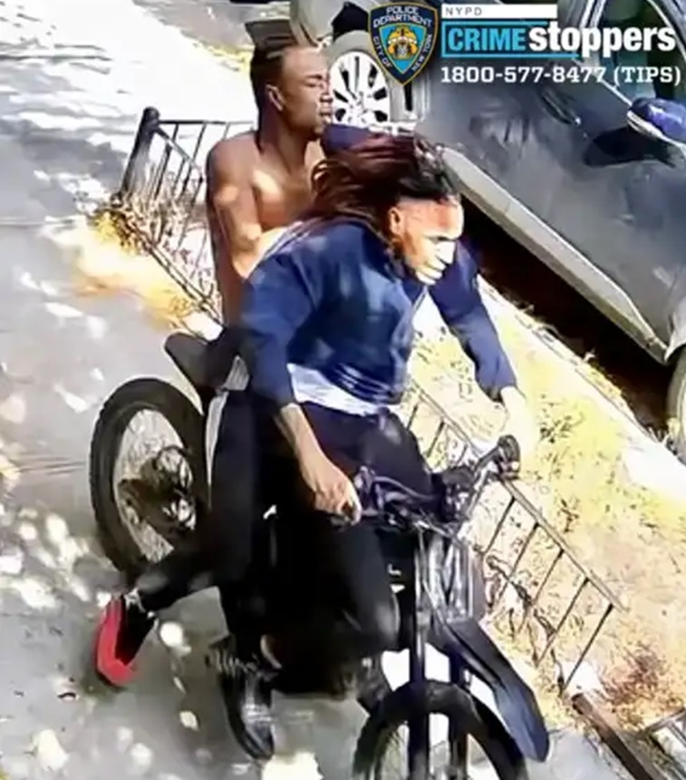 Escuadrón detectives NYPD persigue ladrones apuñalaron policía del precinto 44, de origen dominicano Escuadrón detectives NYPD persigue ladrones apuñalaron policía del precinto 44, de origen dominicano