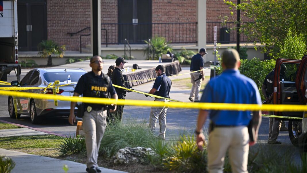 Tiroteo en Florida deja al menos 12 heridos, incluidos seis menores, cerca de un estadio universitario Tiroteo en Florida deja al menos 12 heridos, incluidos seis menores, cerca de un estadio universitario