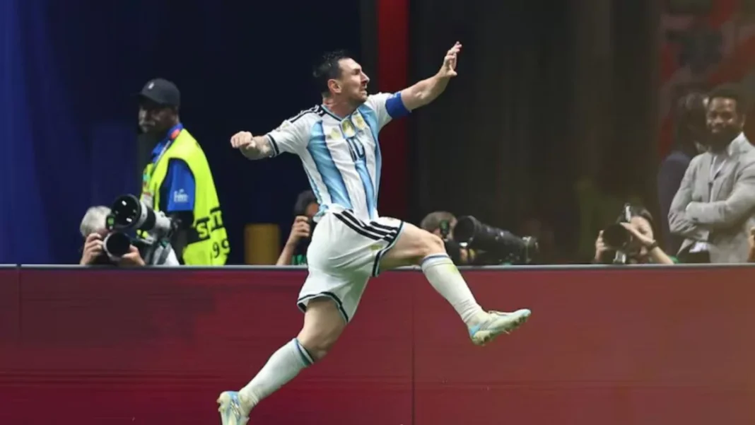 Messi completa su último entrenamiento con Argentina antes de su despedida ante Benín Messi completa su último entrenamiento con Argentina antes de su despedida ante Benín