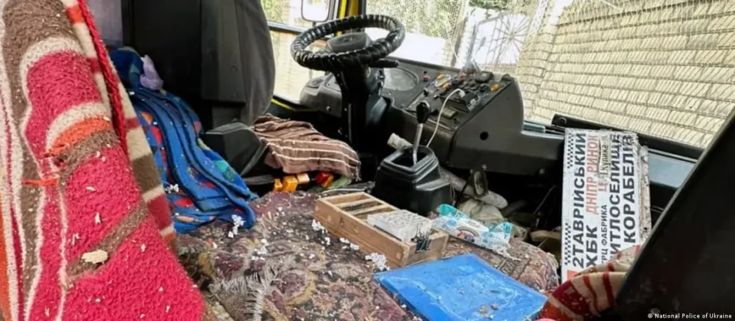 Al menos 30 muertos en ataque ruso contra autobuses en Ucrania Al menos 30 muertos en ataque ruso contra autobuses en Ucrania