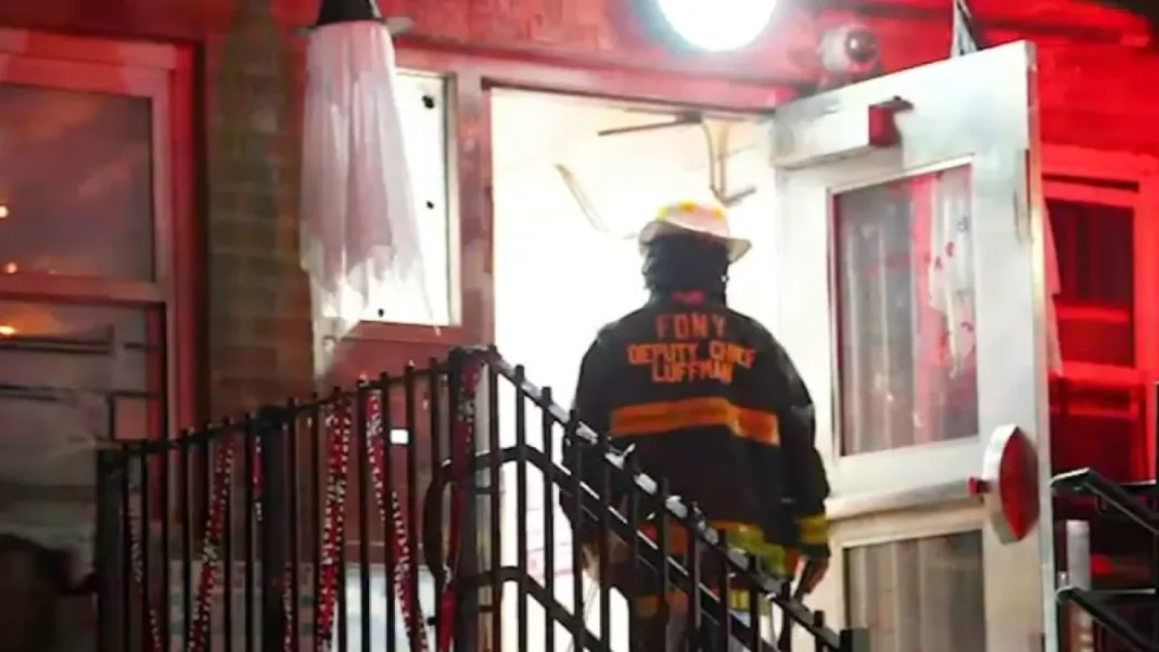 Cuatro muertos, un hombre gravemente herido tras incendio en apartamento del Bronx, Nueva York Cuatro muertos, un hombre gravemente herido tras incendio en apartamento del Bronx, Nueva York