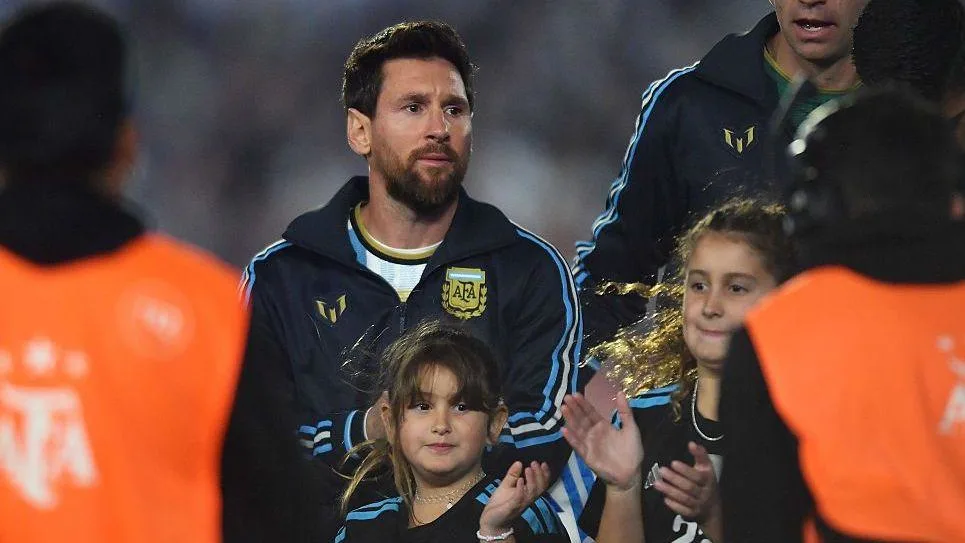 Argentina le dice adiós a Messi. Revive aquí su último partido Argentina le dice adiós a Messi. Revive aquí su último partido