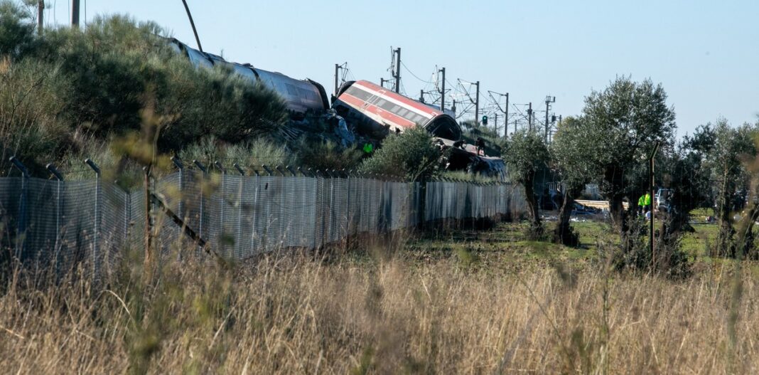 Choque de trenes en España deja decenas de muertos y heridos Choque de trenes en España deja decenas de muertos y heridos